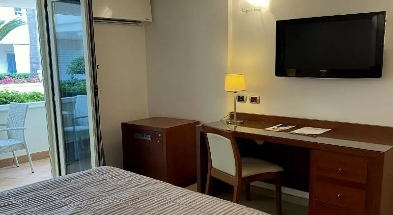 Economy Quadruple Room, Olimpico