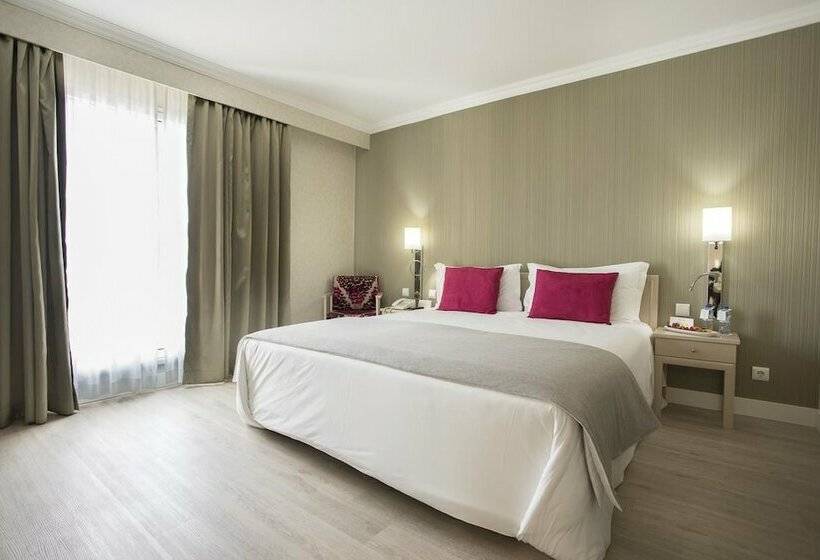 اتاق استاندارد, Olissippo Marques De Sa