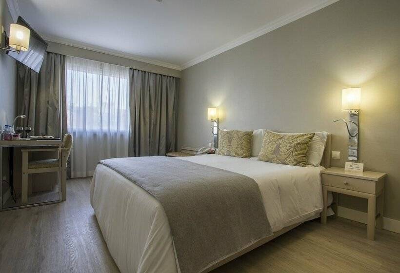 اتاق استاندارد, Olissippo Marques De Sa