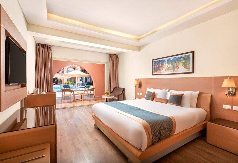 プールの見えるデラックスルーム, Pickalbatros Alf Leila Wa Leila Resort  Neverland Hurghada