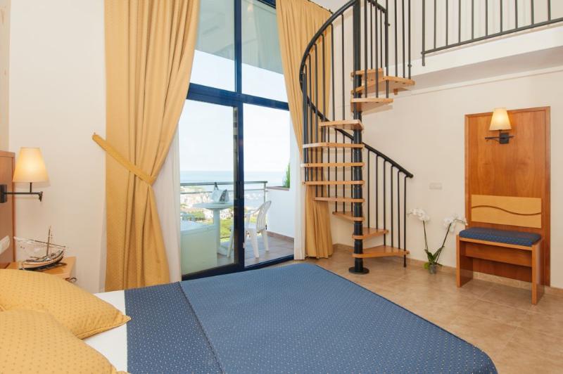 プールの見えるデラックスルーム, Pickalbatros Alf Leila Wa Leila Resort  Neverland Hurghada