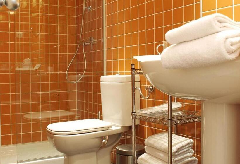 اتاق سوپریور با بالکن, Sixties Ramblas