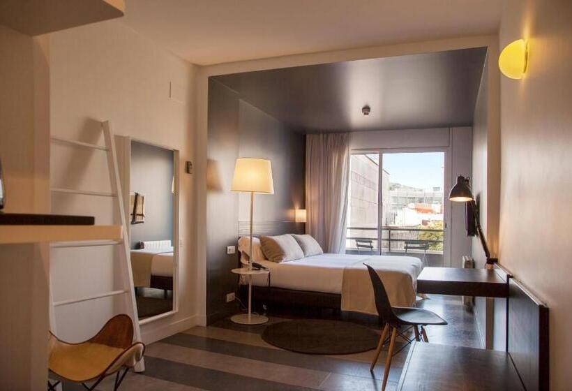 اتاق سوپریور با بالکن, Sixties Ramblas