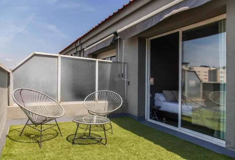 Superior Room with Terrace, Sixties Ramblas