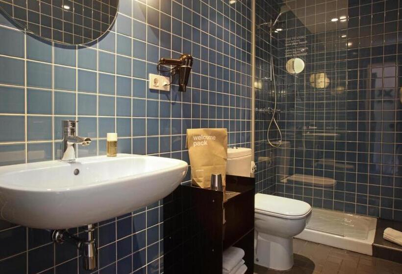 Superior Room with Terrace, Sixties Ramblas