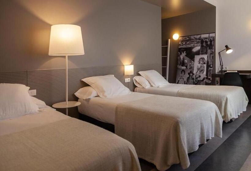 اتاق استاندارد سه نفره, Sixties Ramblas