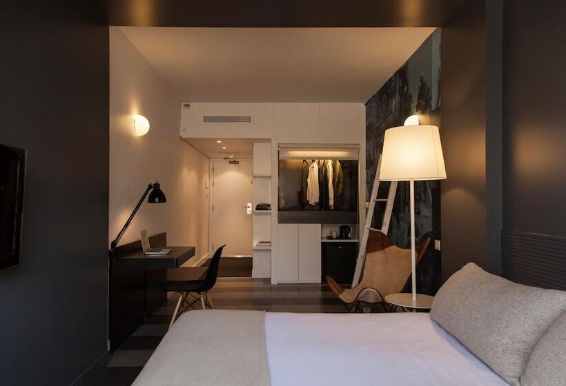 اتاق سوپریور با بالکن, Sixties Ramblas