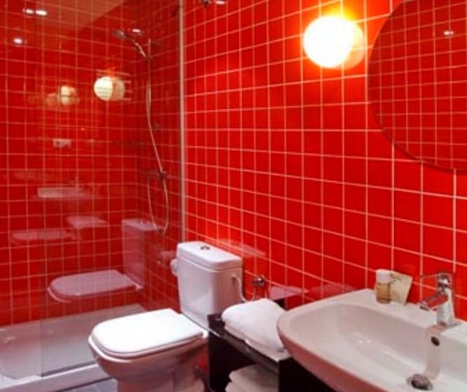 اتاق استاندارد سه نفره, Sixties Ramblas