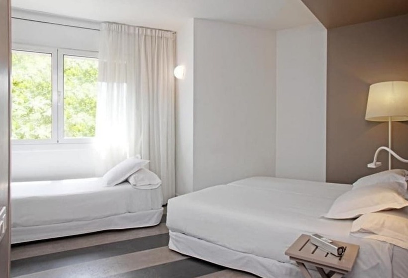 اتاق استاندارد سه نفره, Sixties Ramblas