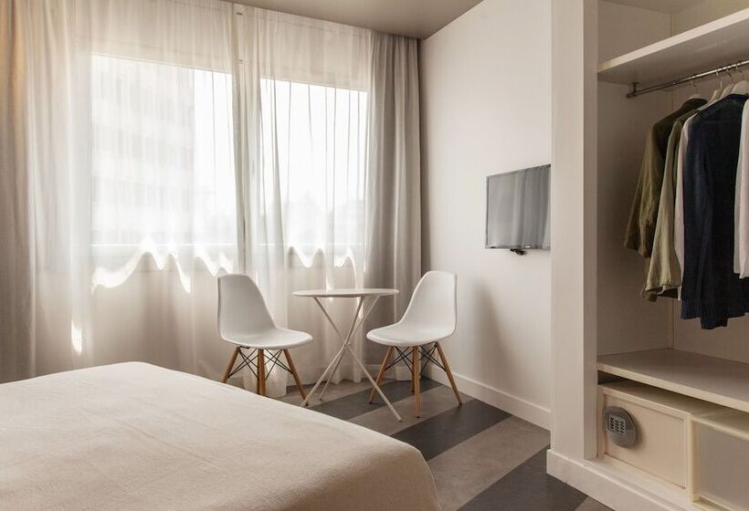 اتاق استاندارد یک نفره, Sixties Ramblas