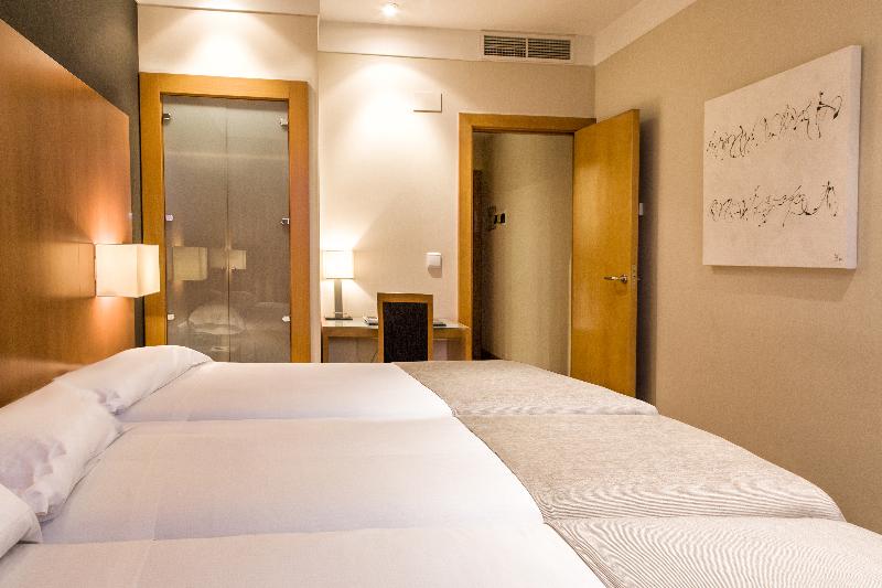 غرفة قياسية, Zenit Logrono