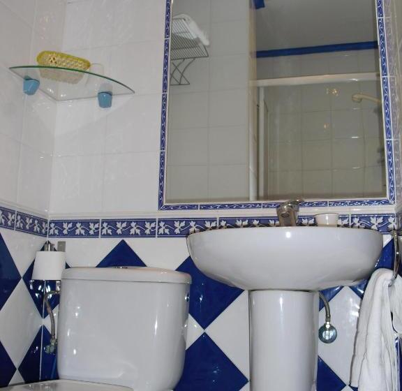 اتاق استاندارد یک نفره, Akelarre Ostatua