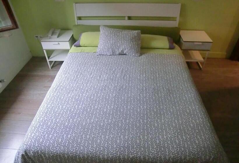 اتاق استاندارد یک نفره, Akelarre Ostatua