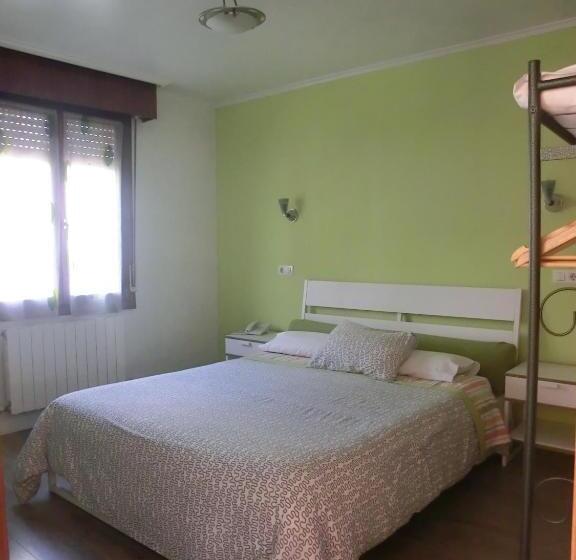 اتاق استاندارد یک نفره, Akelarre Ostatua