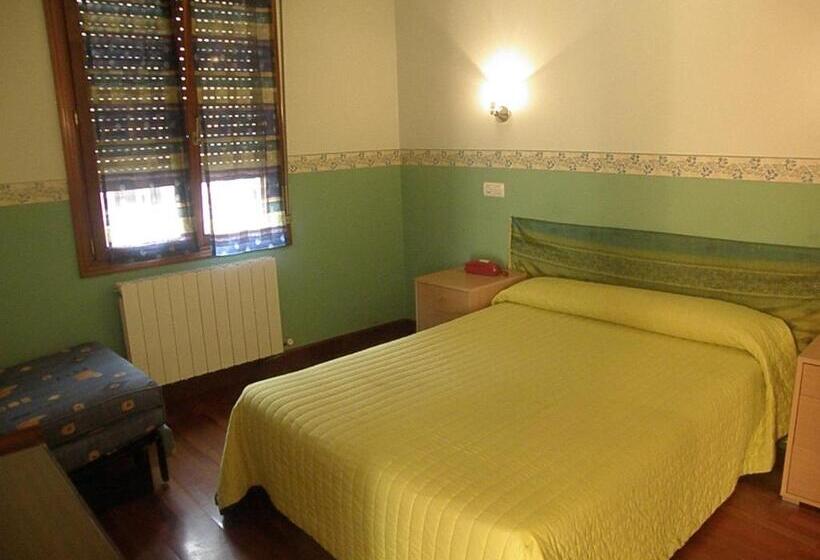 اتاق استاندارد یک نفره, Akelarre Ostatua