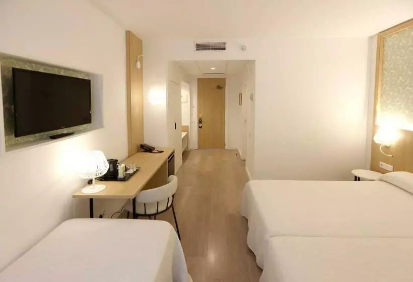 اتاق استاندارد سه نفره, Sercotel Carlos III