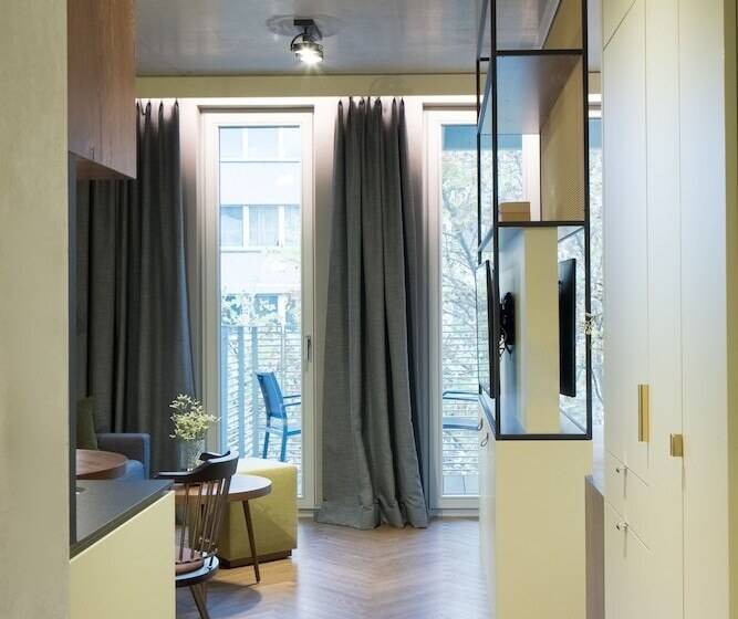 استودیوی استاندارد, Downtown Apartments Mitte Wedding