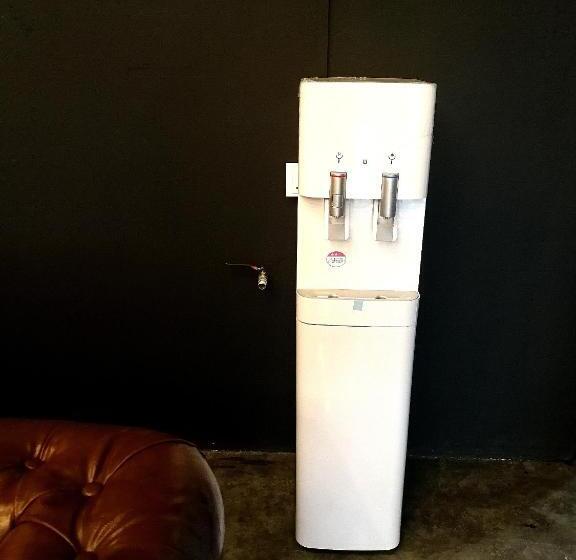 Cameră Deluxe, Cj House