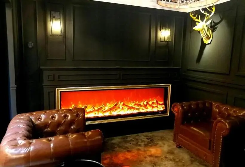 Chambre Deluxe, Cj House