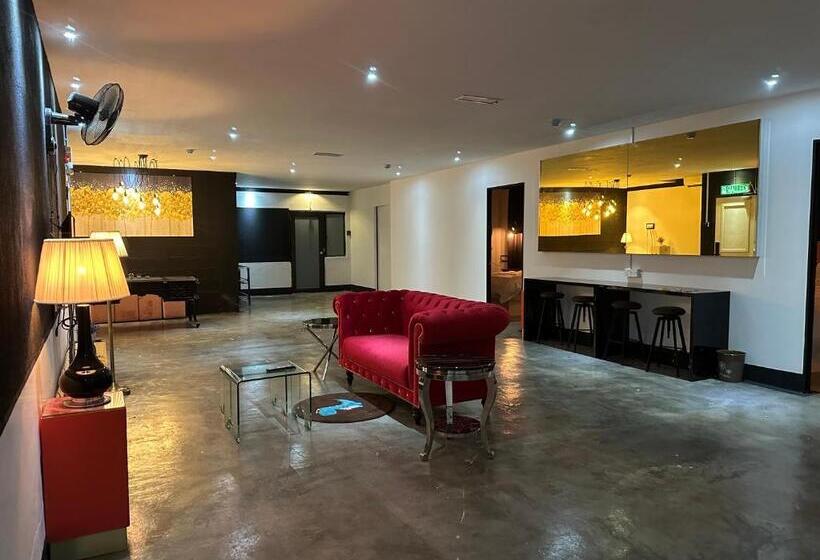 Casă 4 Dormitoare, Cj House