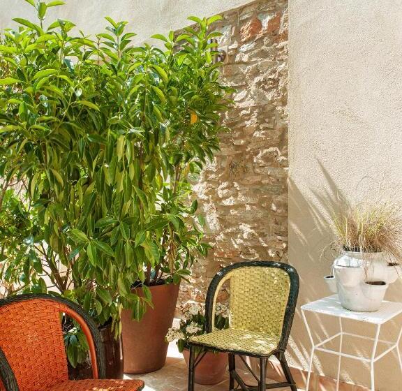 سوییت, La Bionda