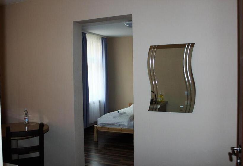 اتاق خانوادگی, Windrose