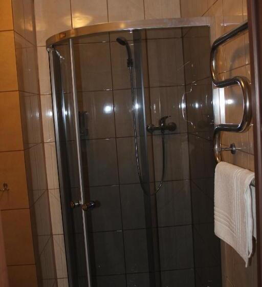 اتاق استاندارد چهار تخته, Windrose