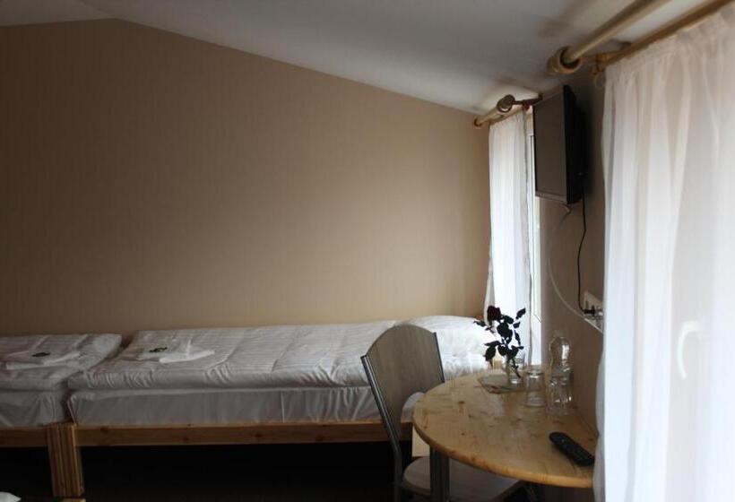 اتاق استاندارد چهار تخته, Windrose