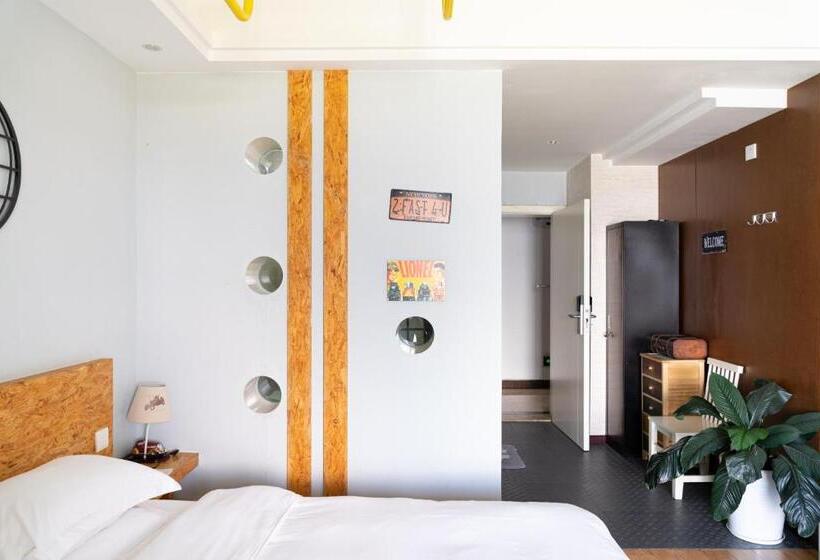 Номер Deluxe Вид на Море с Балконом, Ning House Lake View Inn