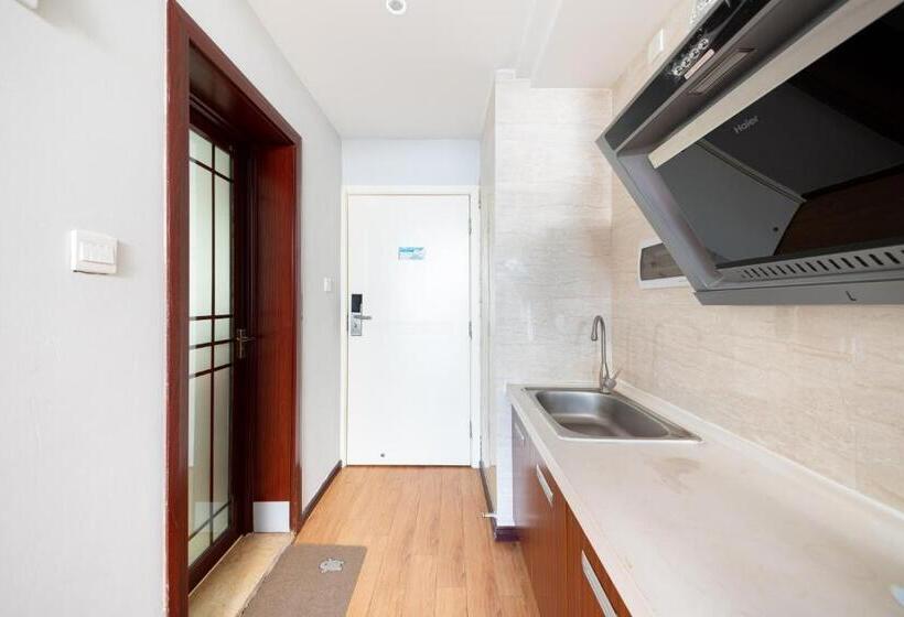 Студио Стандарт с Балконом, Ning House Lake View Inn