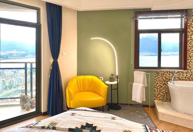 Suite with lake view, Ning House Lake View Inn