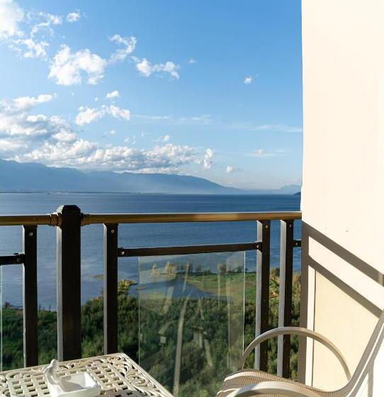 Номер Deluxe Вид на Море с Балконом, Ning House Lake View Inn
