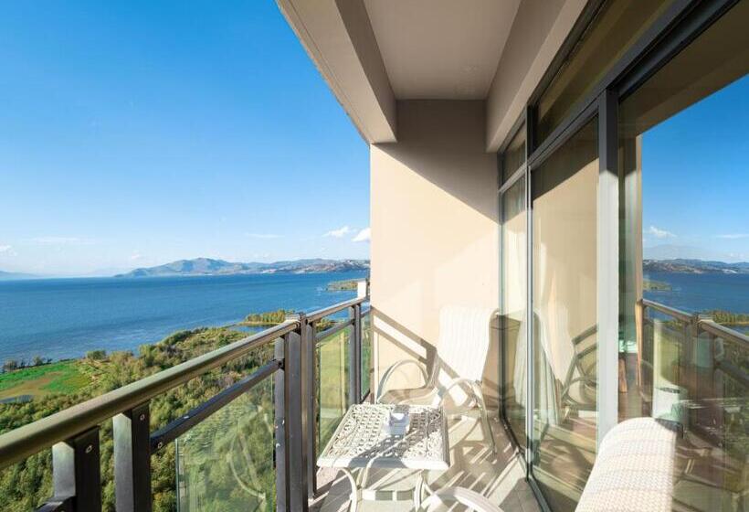 Номер Deluxe Вид на Море с Балконом, Ning House Lake View Inn