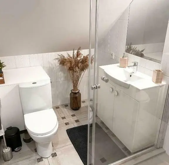 اتاق استاندارد چهار تخته, Vanaga Ligzda