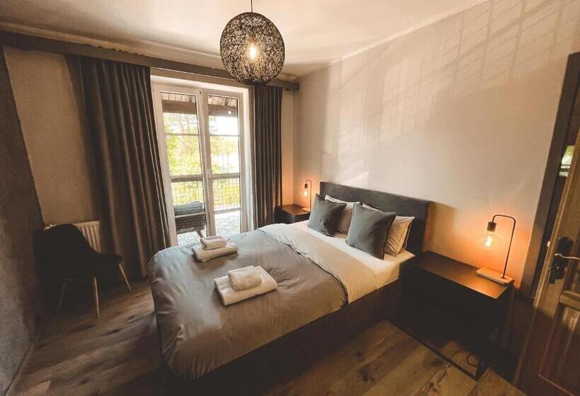 اتاق استاندارد با سرویس بهداشتی مشترک, Vanaga Ligzda