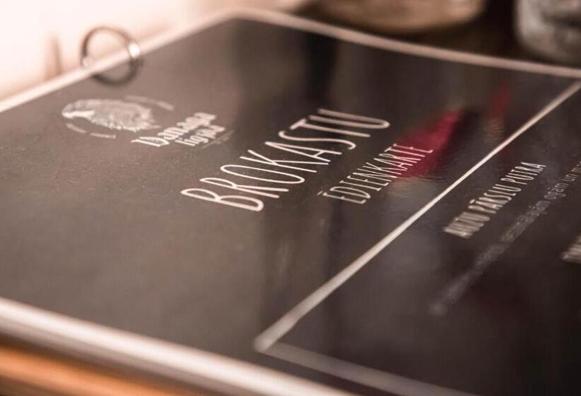 اتاق استاندارد چهار تخته, Vanaga Ligzda