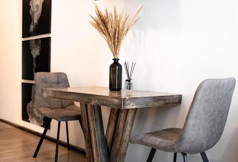 اتاق استاندارد چهار تخته, Vanaga Ligzda