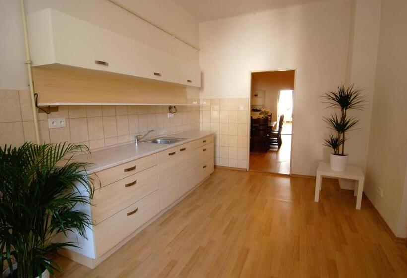 带共用浴室的标准房间, Fontana Pizzeria   Pension