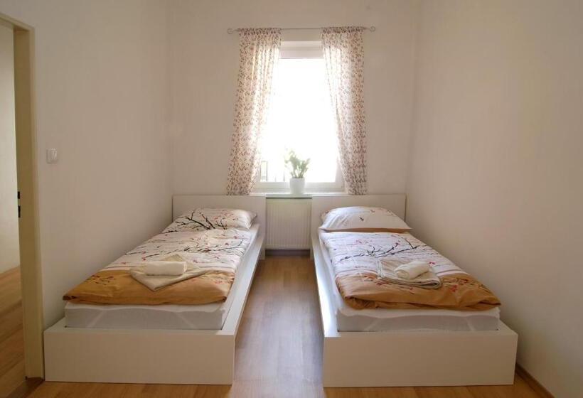 带共用浴室的标准房间, Fontana Pizzeria   Pension