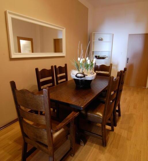 标准四人间共用浴室, Fontana Pizzeria   Pension