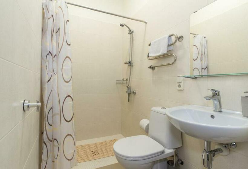 اتاق سوپریور, Spare Hotel And Bowling