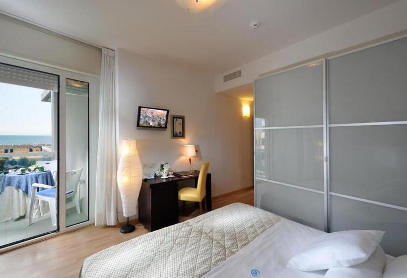 패밀리 룸 측면 바다 전망, Majestic Beach Hotel & Wellness