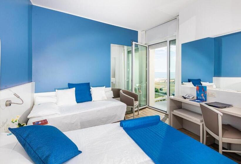 컴포트 트리플 룸, Majestic Beach Hotel & Wellness