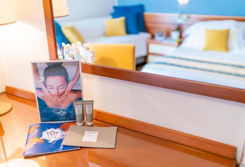 스탠다드 트리플 발코니 룸, Majestic Beach Hotel & Wellness