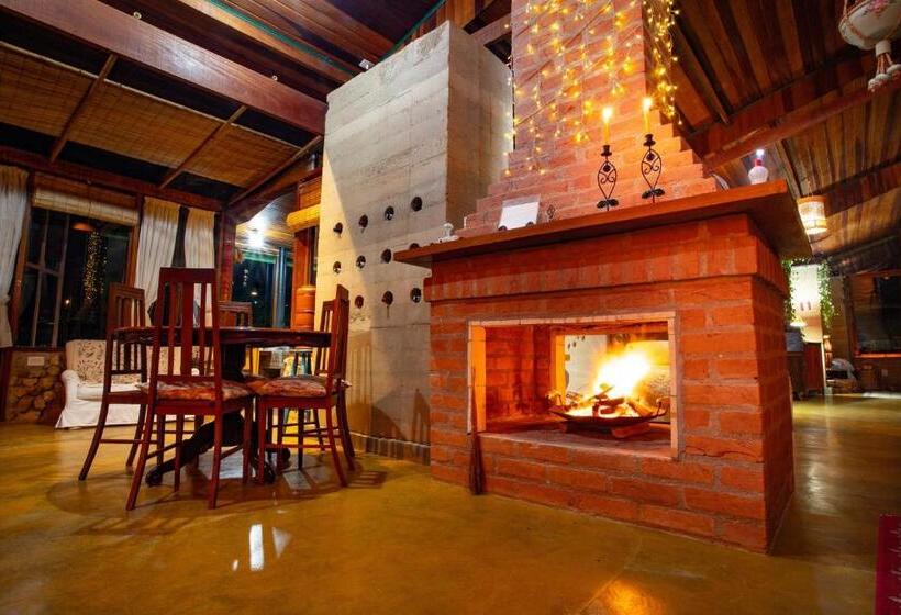 Suite Deluxe Mountain View, Hospedaria Estação Píccola No Quintal Da Pedra Do Baú