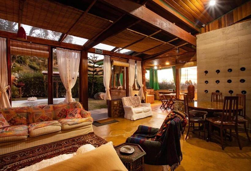 Family Room Mountain View, Hospedaria Estação Píccola No Quintal Da Pedra Do Baú