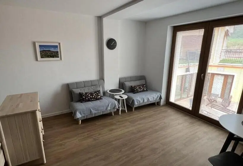 آپارتمان 1 خوابه با بالکن, Pension Mikulov
