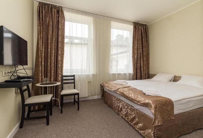 اتاق سوپریور, Spare Hotel And Bowling