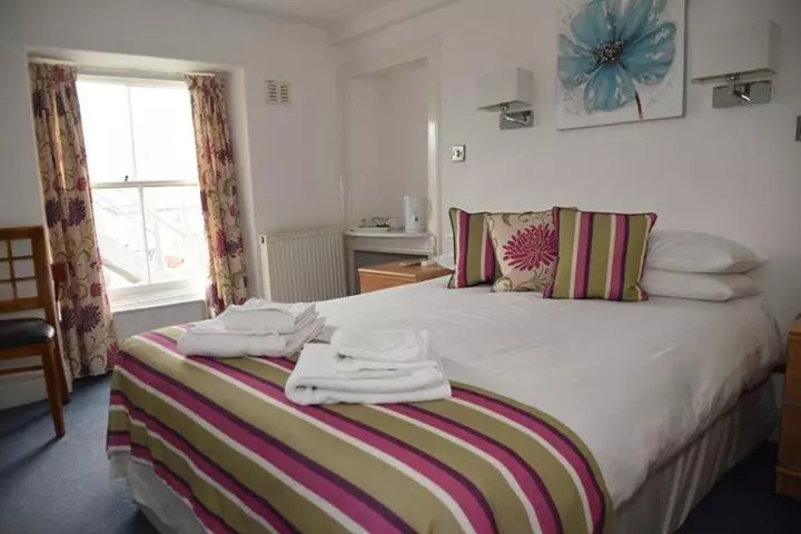 Standard Room, Harry S Hotel & Restaurant
