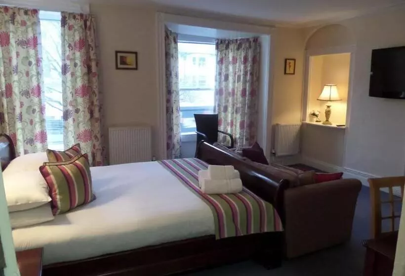 Deluxe Room, Harry S Hotel & Restaurant